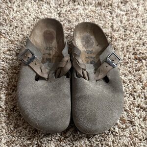 Birkenstock Kids Tan Buckle Slippers